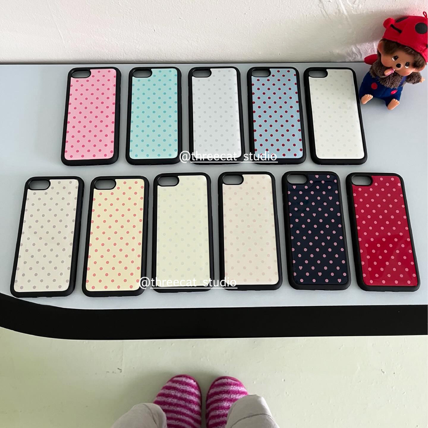 Phone Cases Rugged - غطاء هاتف كوري ملون بنقاط البولكا