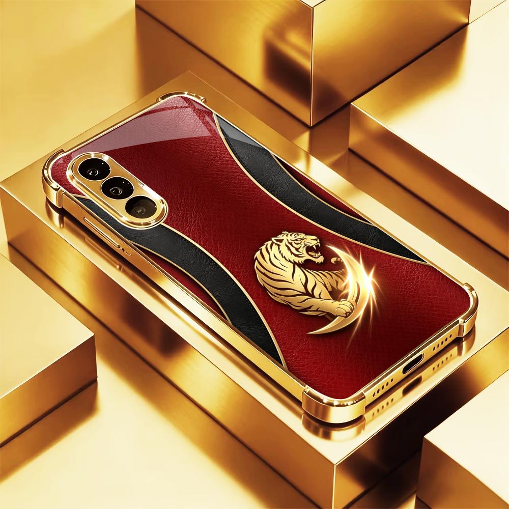 Phone Cases Quad Lock - جراب هاتف فاخر بتصميم نمر ذهبي