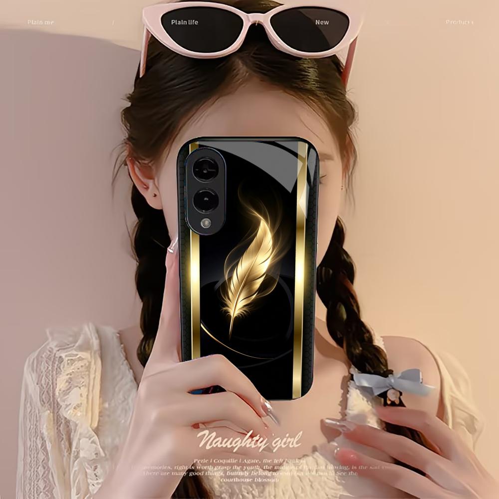 جراب هاتف ذهبي لامع بتصميم ريش - مراجعة Phone Cases Quad Lock وسعره
