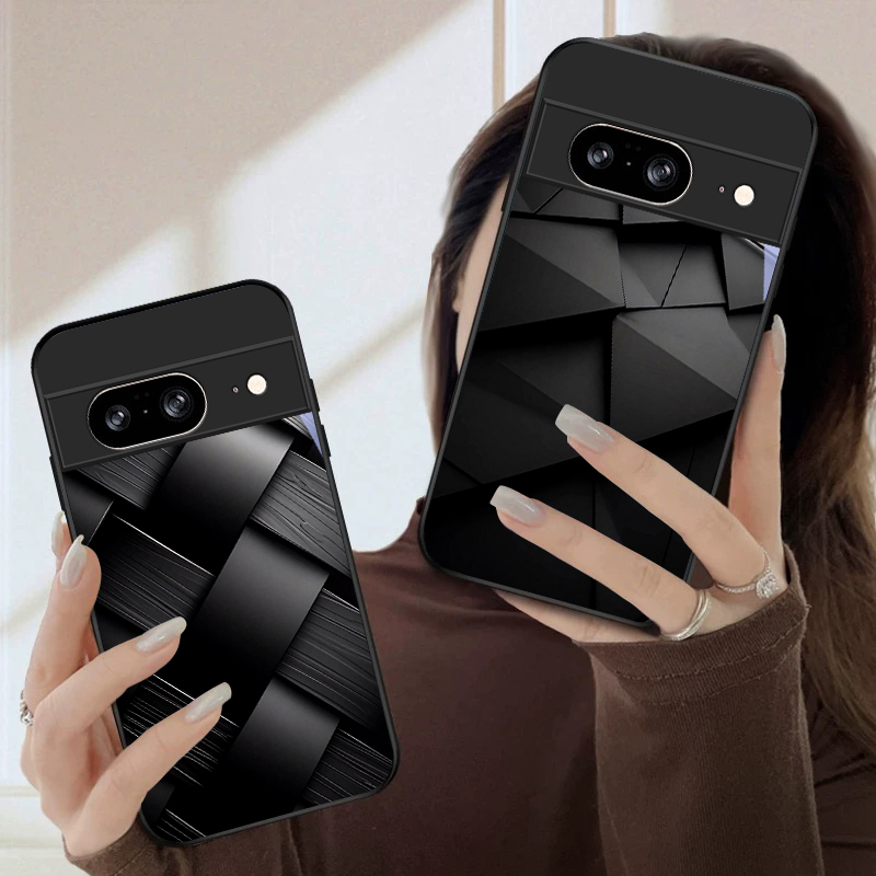 غطاء هاتف زجاجي أسود بنمط هندس - مراجعة Phone Cases Google Pixel 7 وسعره