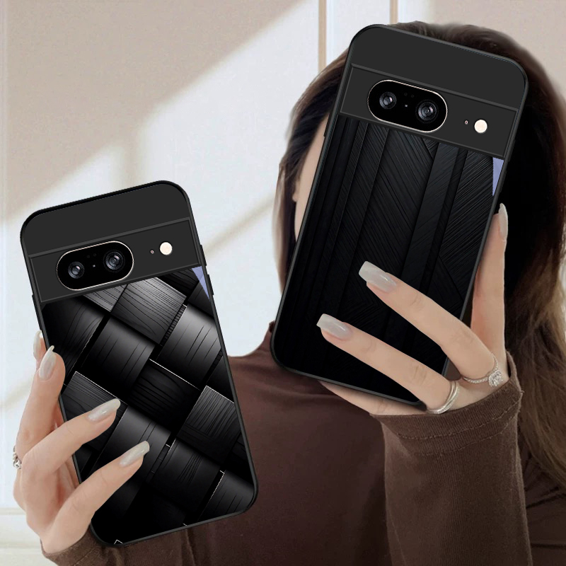 غطاء هاتف زجاجي أسود بنمط هندس - مراجعة Phone Cases Google Pixel 7 وسعره