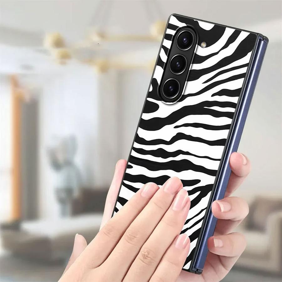 زيبرا مخطط عباد الشمس عودة غطا - مراجعة Phone Cases Z Fold 6 وسعره