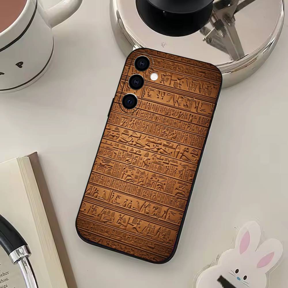 حافظة هاتف مصرية بتصميم الحروف - مراجعة Phone Cases Egypt وسعره